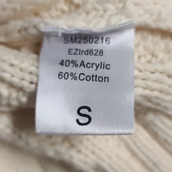 Cable Knit Crewneck Sweater - Cream.  W-26 - Picture 5 of 5
